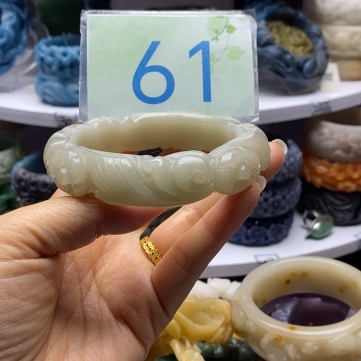 未镶嵌手镯石英岩玉