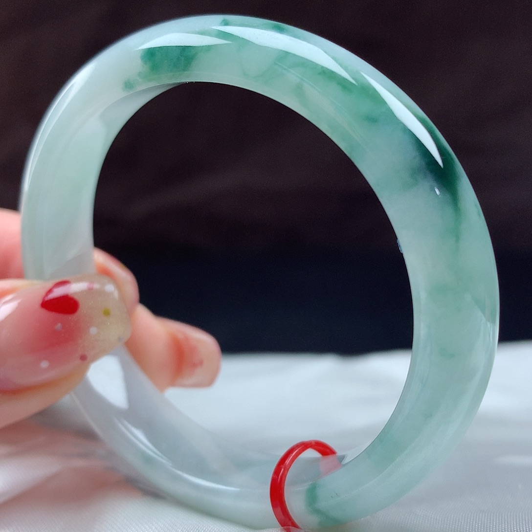 翡翠手镯（贵妃镯）未镶嵌0183、