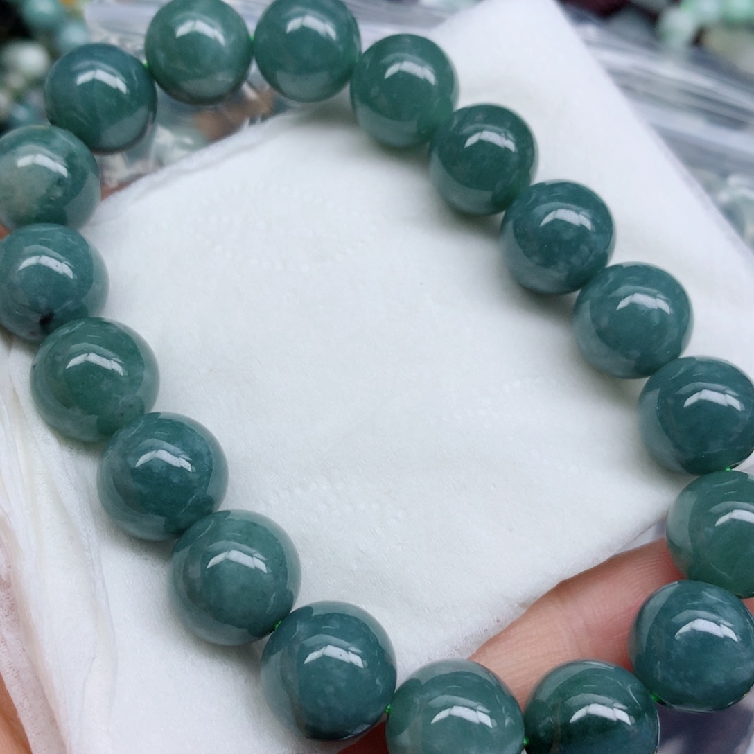 翡翠颈饰未镶嵌手串