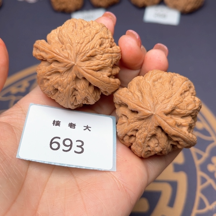 文玩核桃把件44大粗筋 693