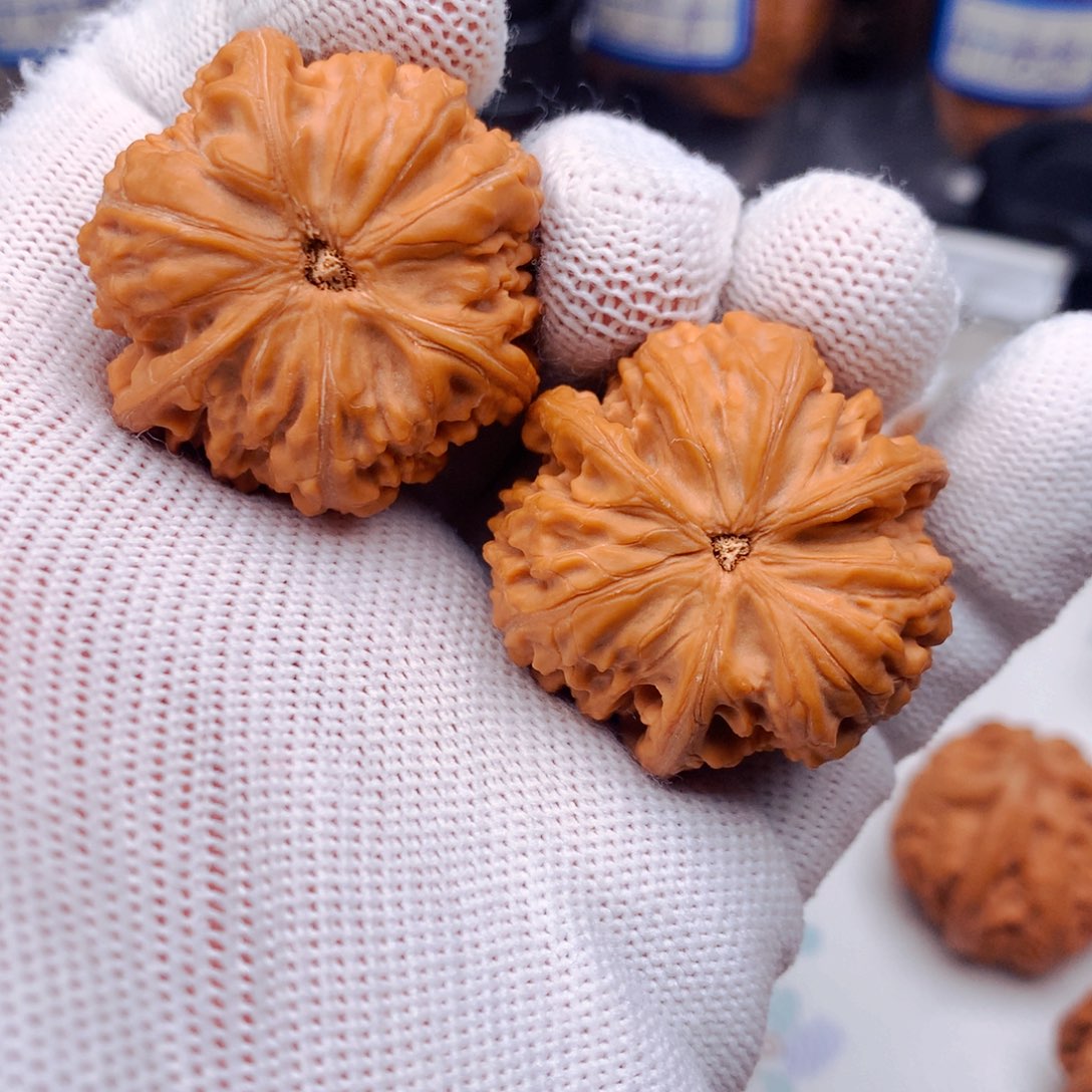 文玩核桃吊坠G*/三棱