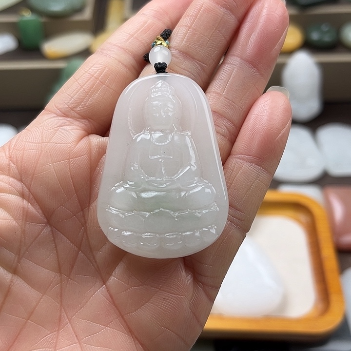 石英质玉（金丝玉）未镶嵌颈饰