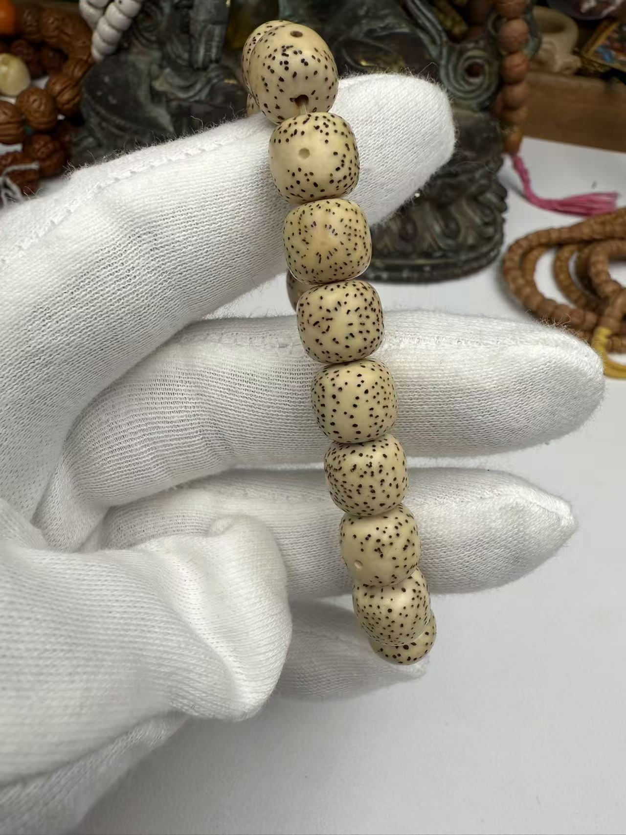 海南石玉料绕指柔单圈文玩星月菩提