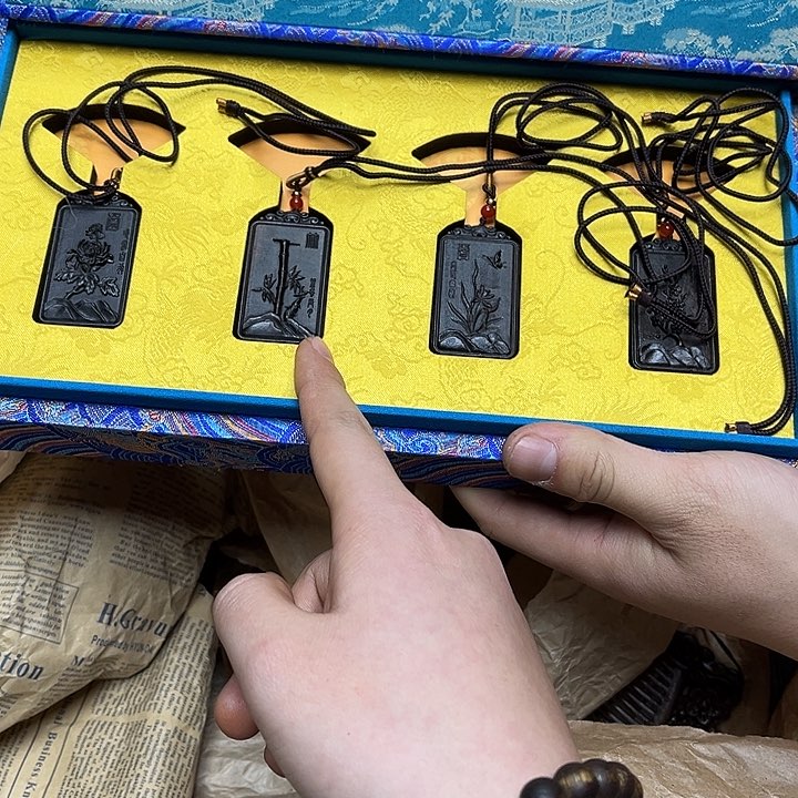 大叶紫檀（黑酸枝木类）