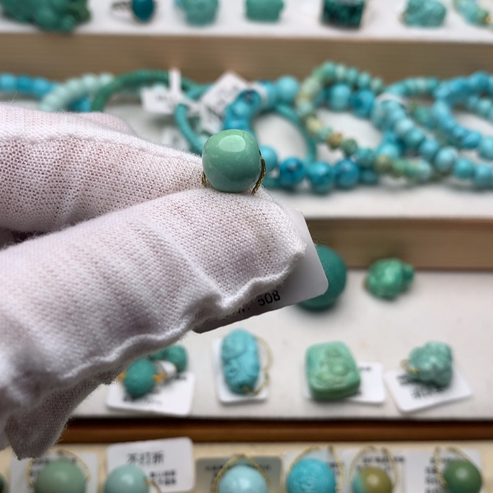 绿松石未镶嵌珠宝奇石