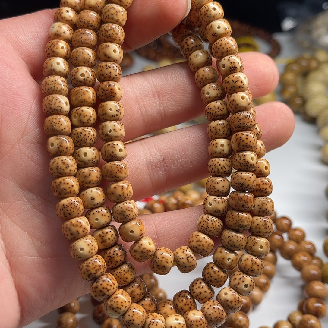 星月菩提吊坠8/6藏桶陈籽浅色虎皮纹