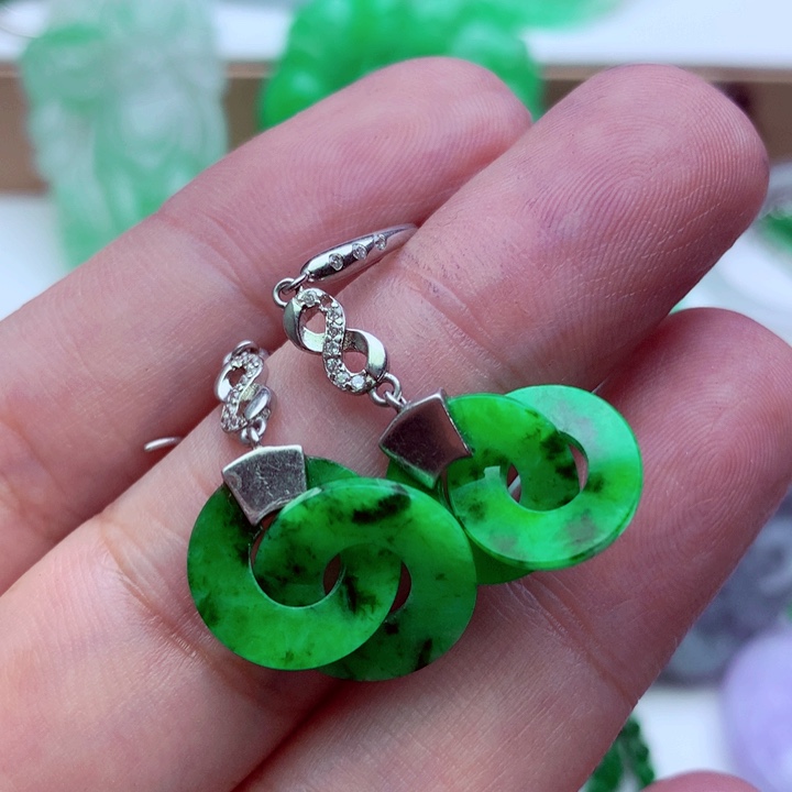 未镶嵌翡翠耳饰…．．