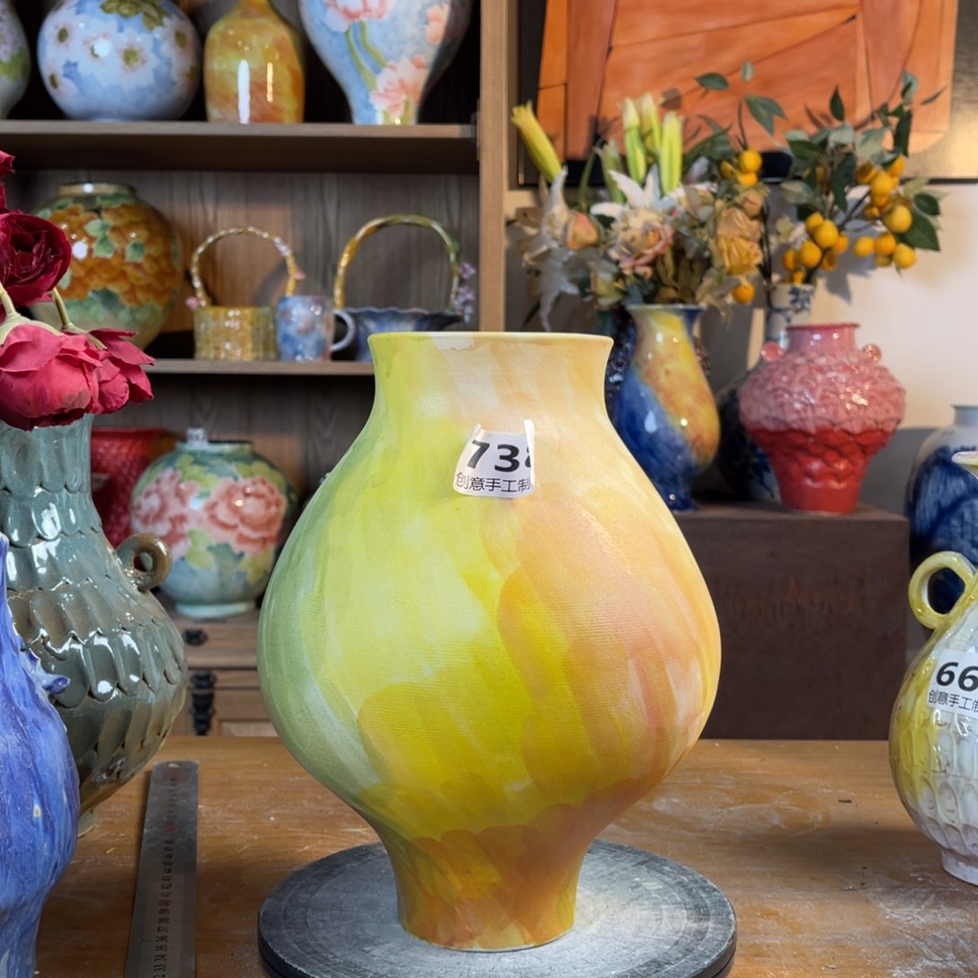 摆件陶瓷花瓶高25口径9.5