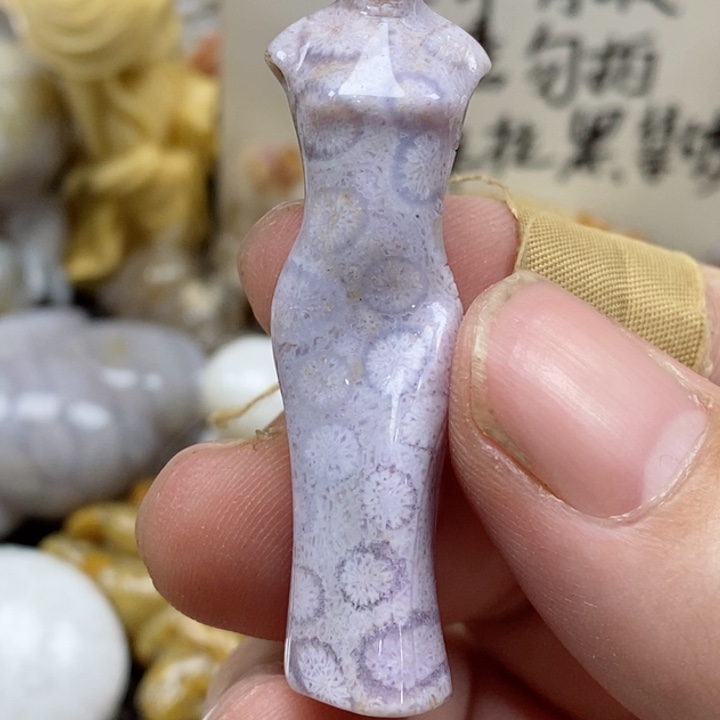 颈饰未镶嵌硅化珊瑚（珊瑚玉）