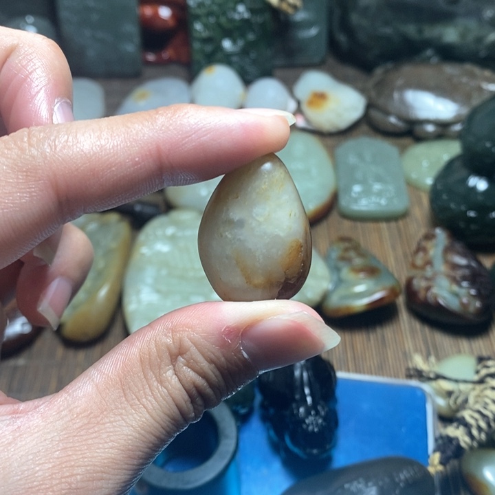 和田玉颈饰未镶嵌