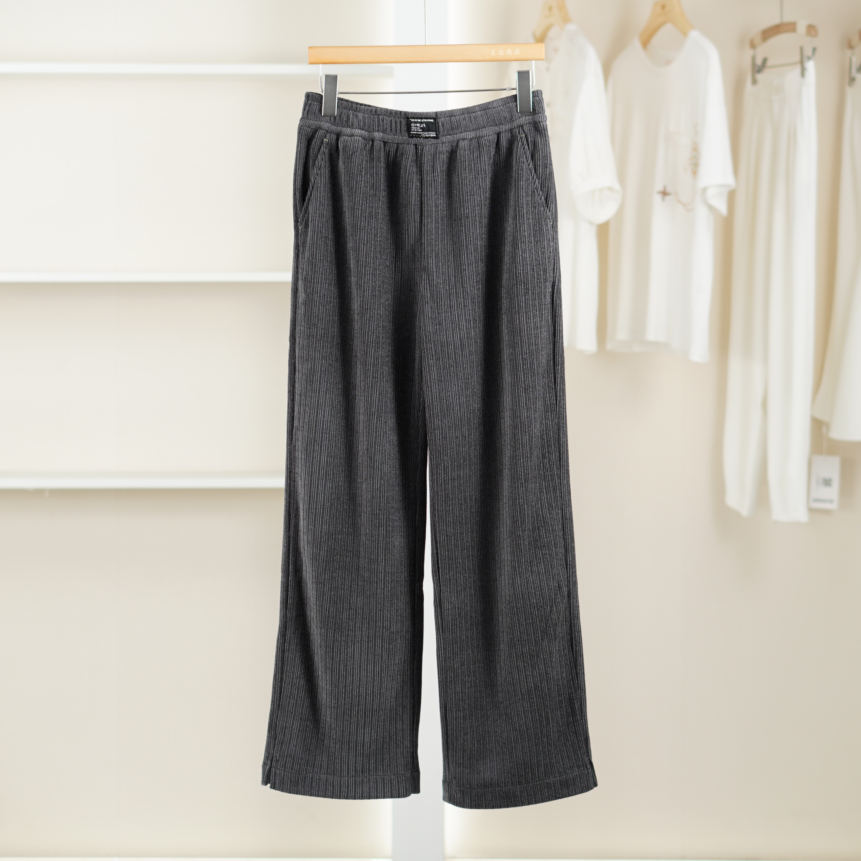 麦迪尚品 一路童行【沙YM】31020201 秋冬条绒修身阔腿裤女装