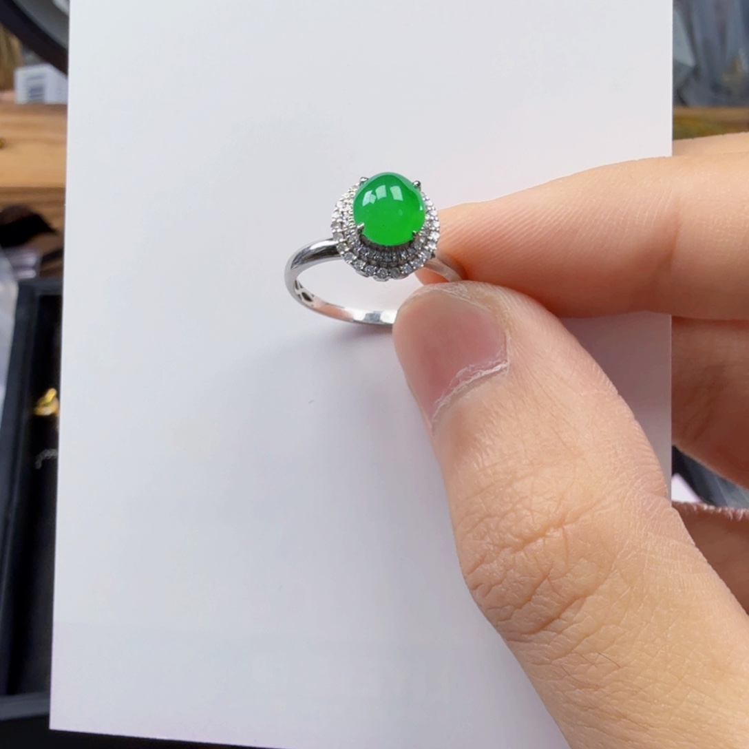 翡翠颈饰18K金镶嵌樱*一件