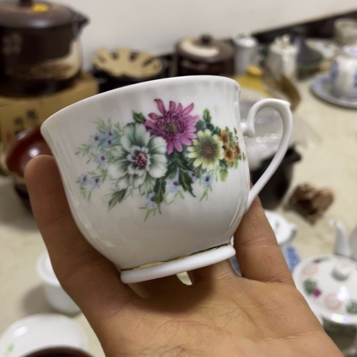 其他盘子碗摆件都有