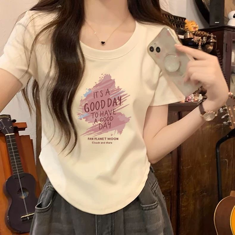 901-1000夏季新款上衣显瘦显白百搭小众设计感修身韩版辣妹短款