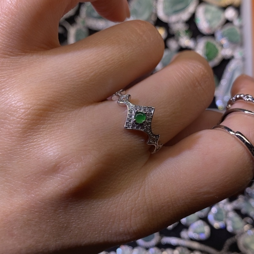 【闪购商品】翡翠颈饰未镶嵌天然