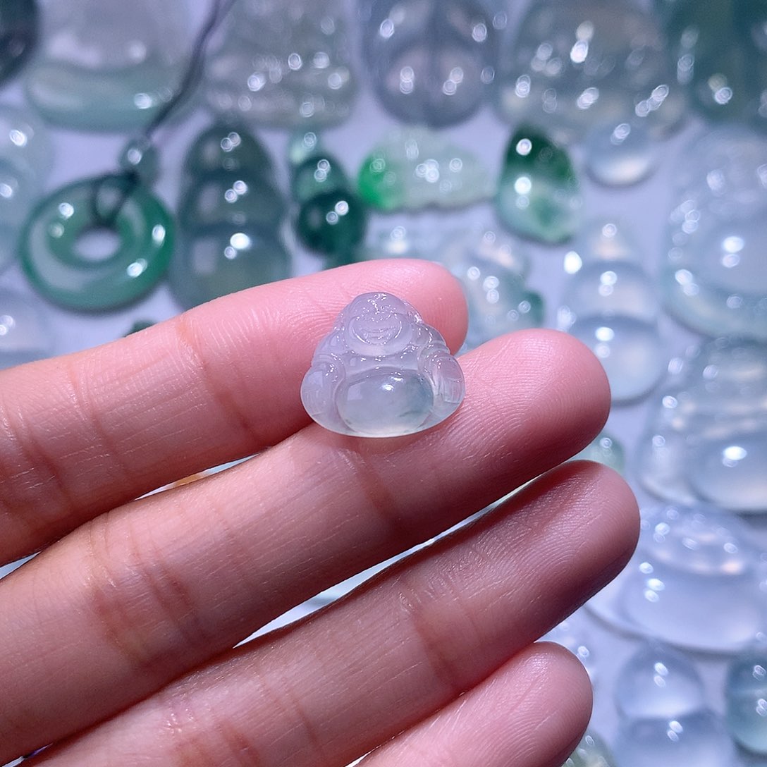 【闪购商品】翡翠颈饰未镶嵌佛