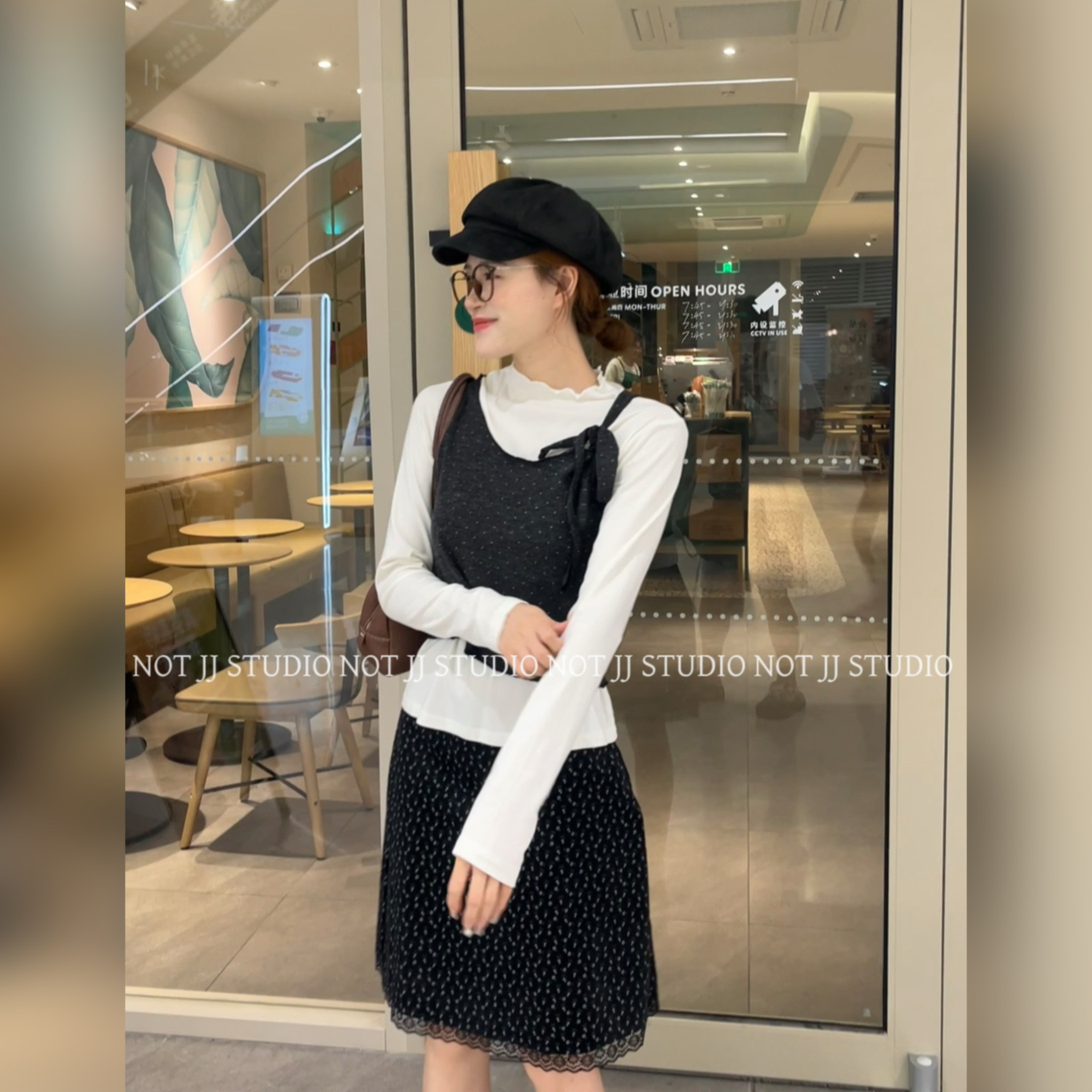不是JIANJIAN【灰色云岛】简约ins长袖减龄洋气时髦波点吊带两件套