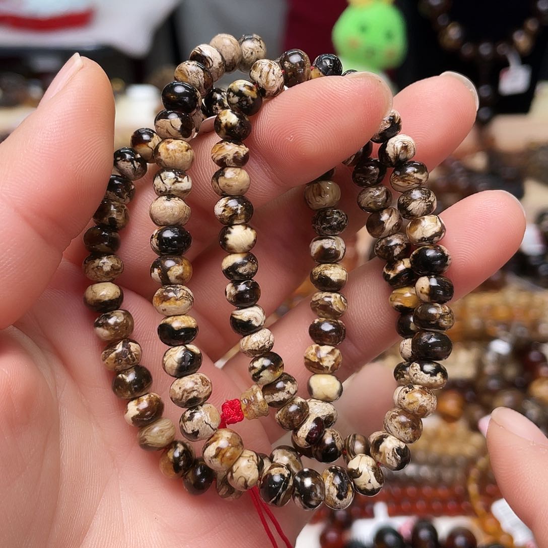 琥珀裸石未镶嵌六10813