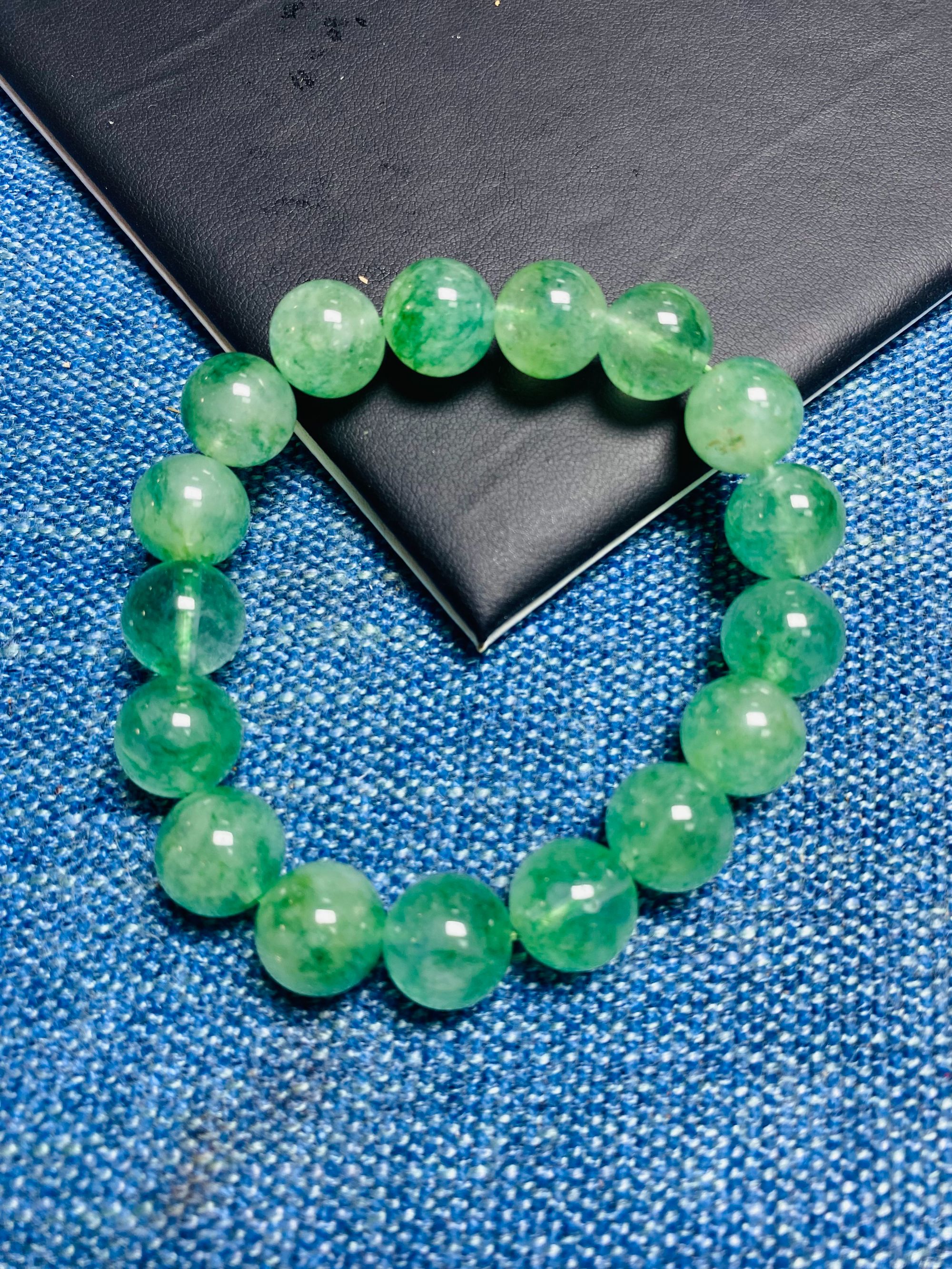 XM151绿飘花手串单圈卡12m