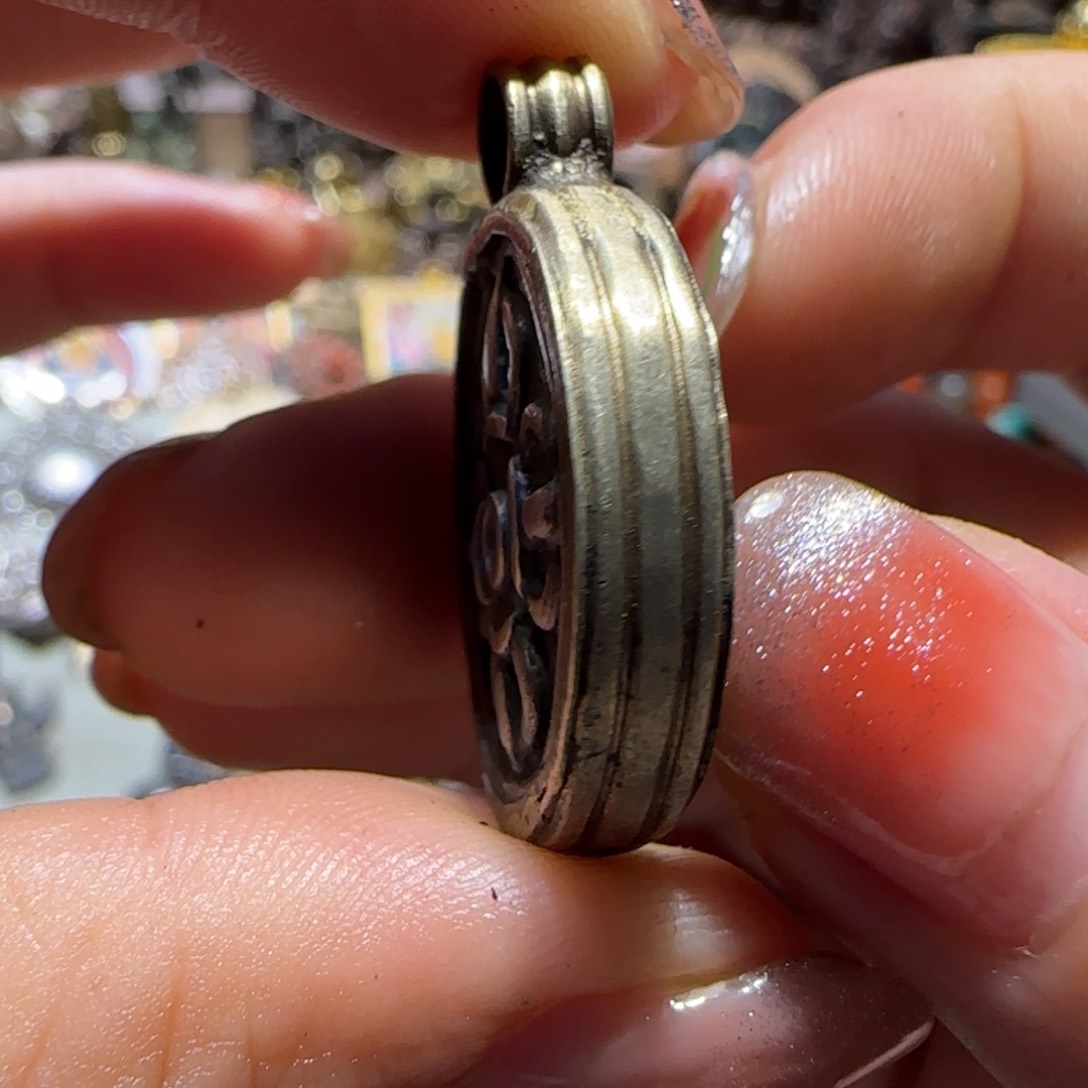 牌子…………………………吊坠