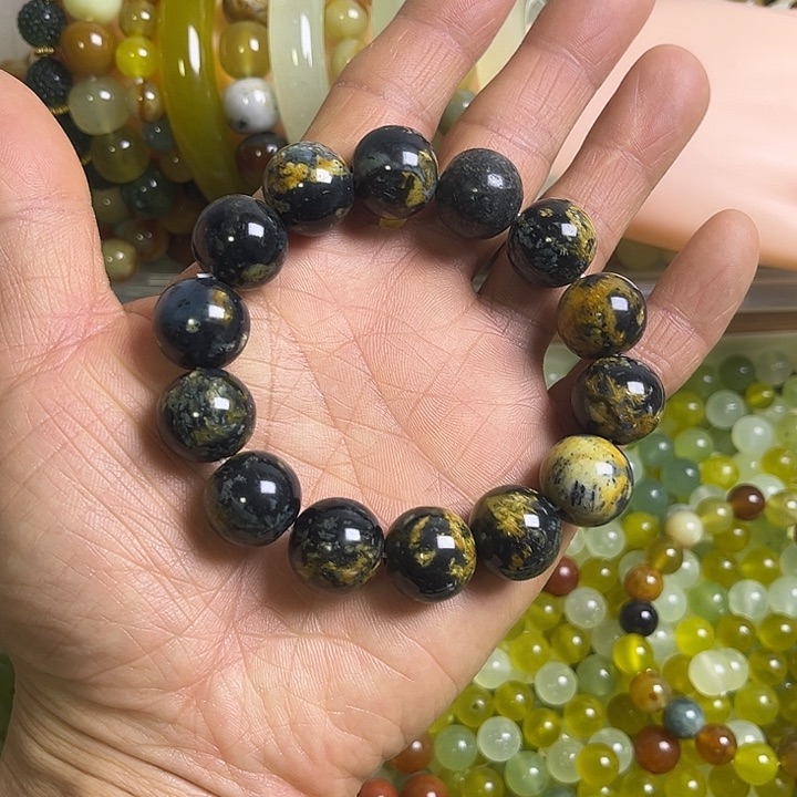 合金蛇纹石玉颈饰