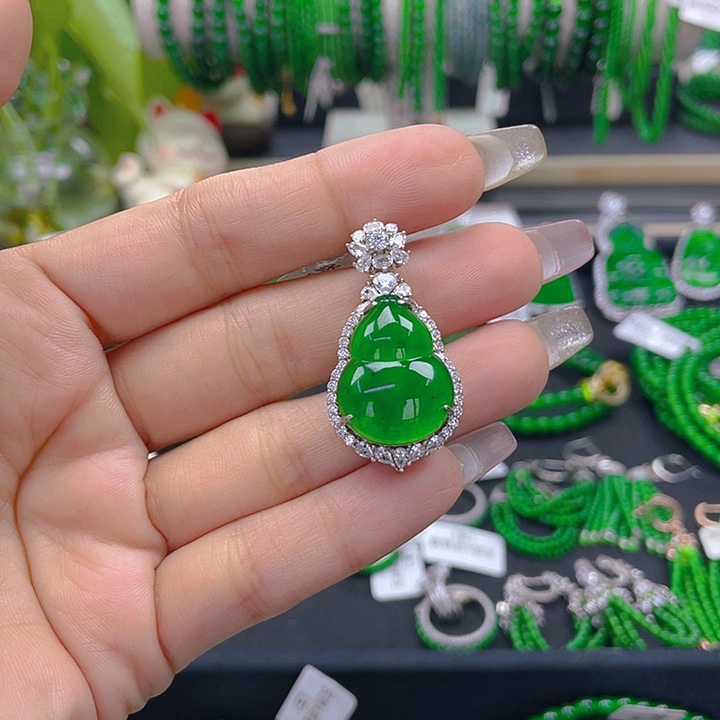 翡翠颈饰银S925镶嵌葫芦