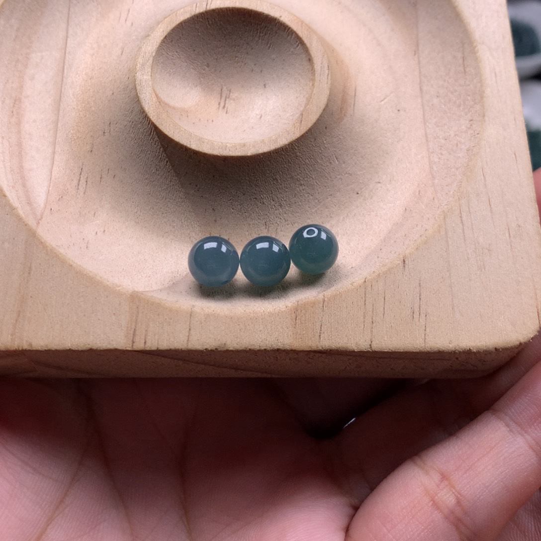 西***宝翡翠散珠危蓝卡7+，3颗