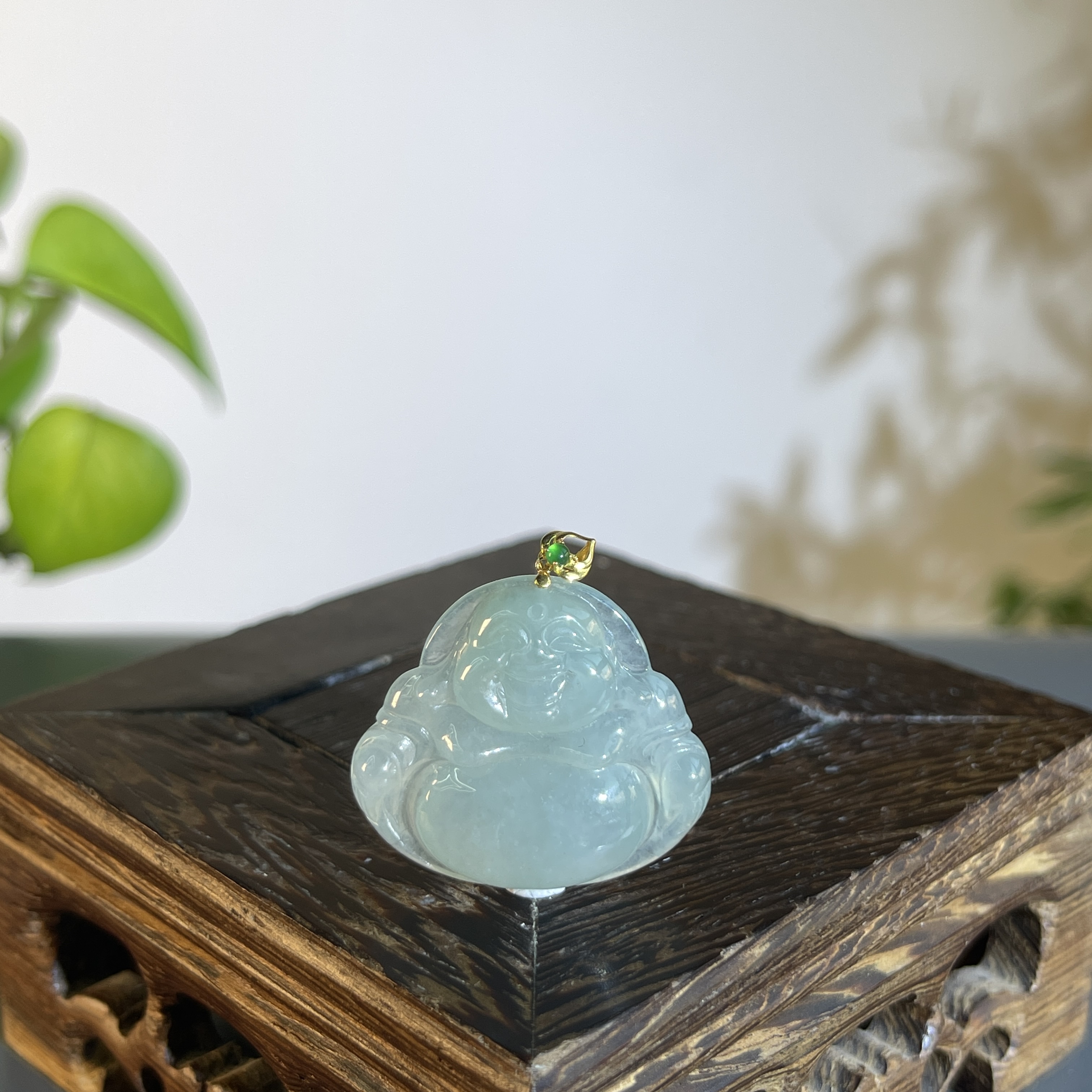 JXB19-194  天然缅甸A货翡翠 18K扣头佛公