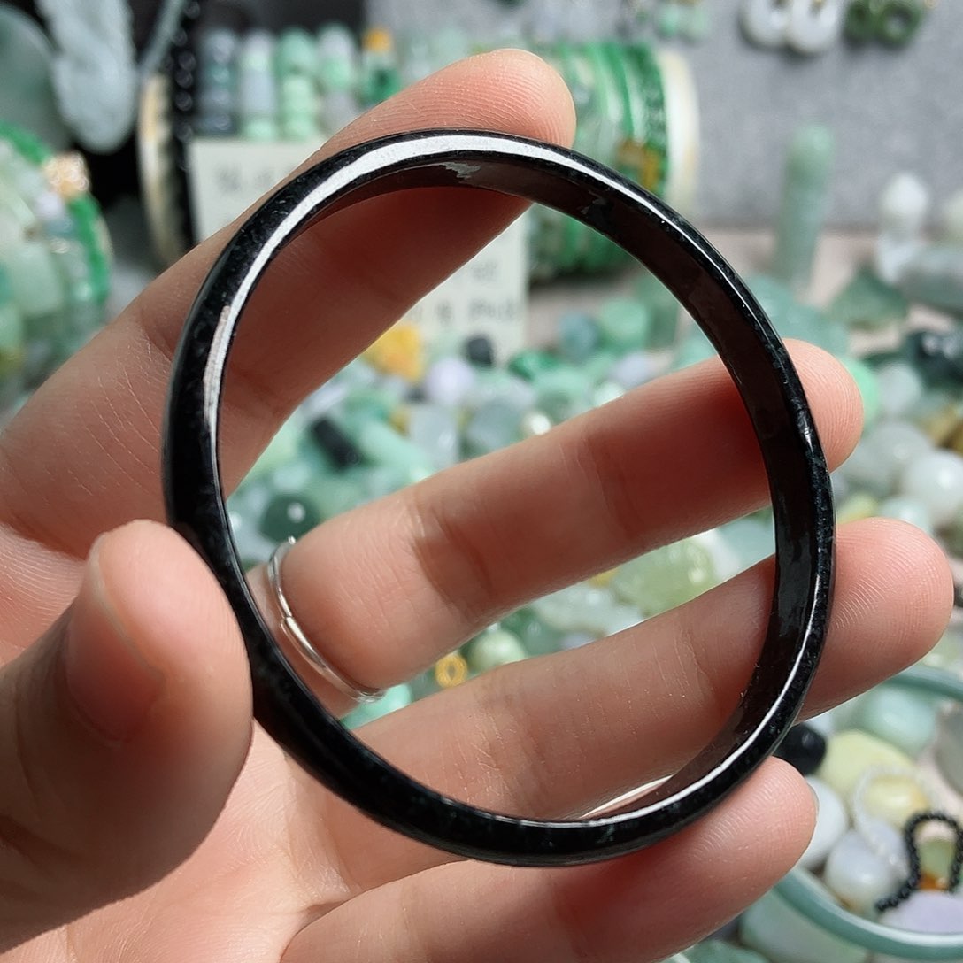 翡翠颈饰未镶嵌圈口53.8