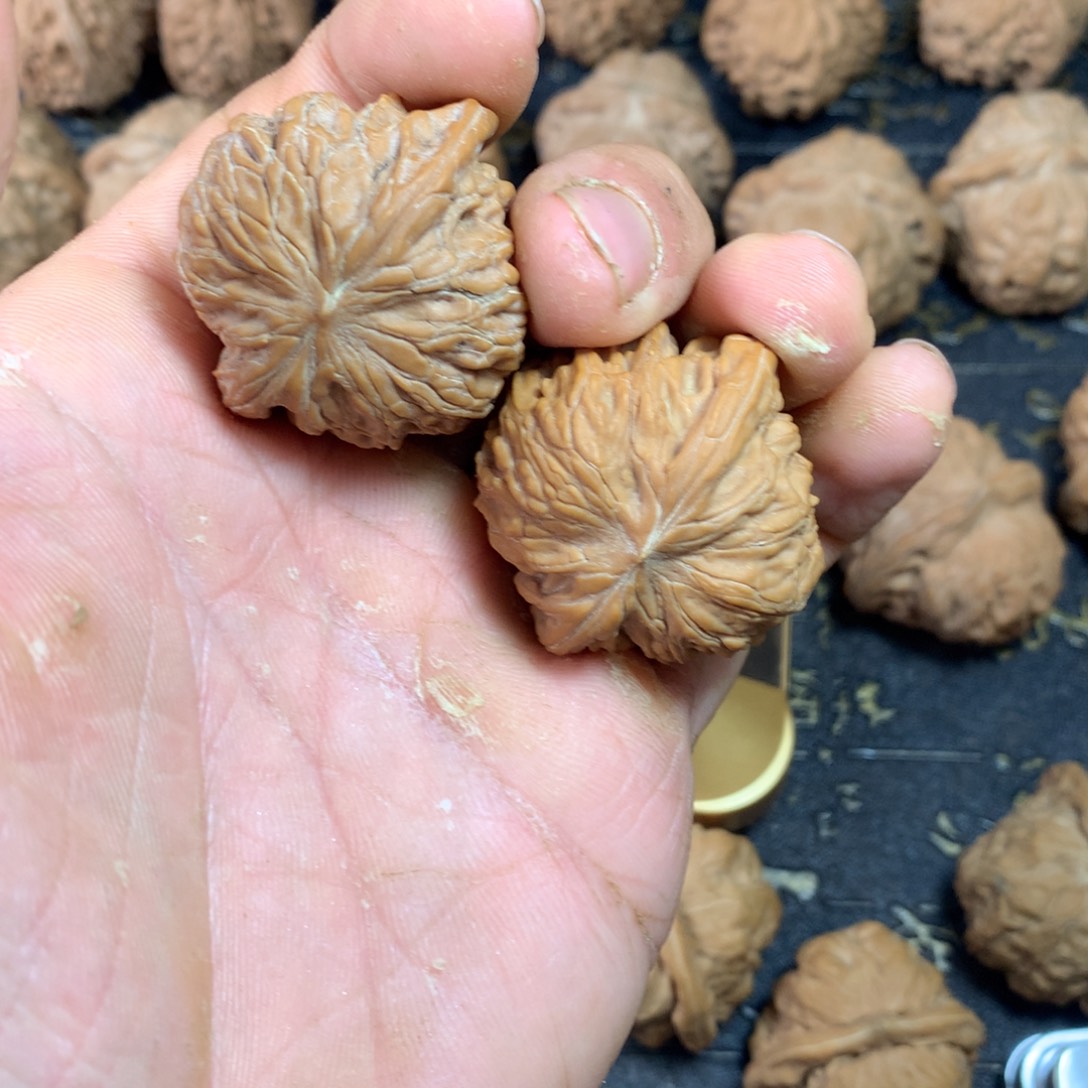 猴头核桃吊坠文玩核桃磨盘狮子头37