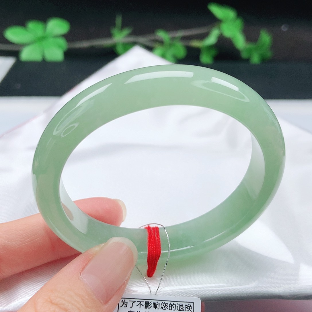 未镶嵌手镯（贵妃镯）翡翠55贵
