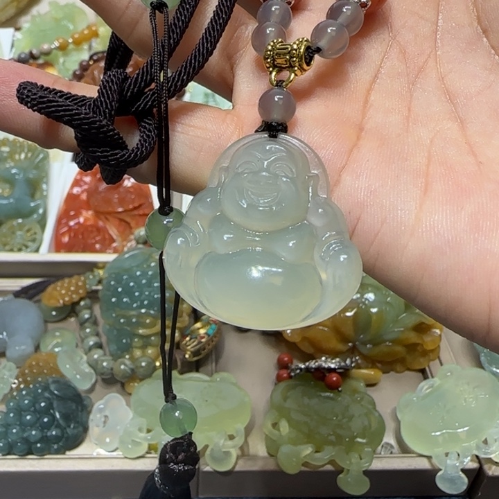 蛇纹石玉吊坠未镶嵌