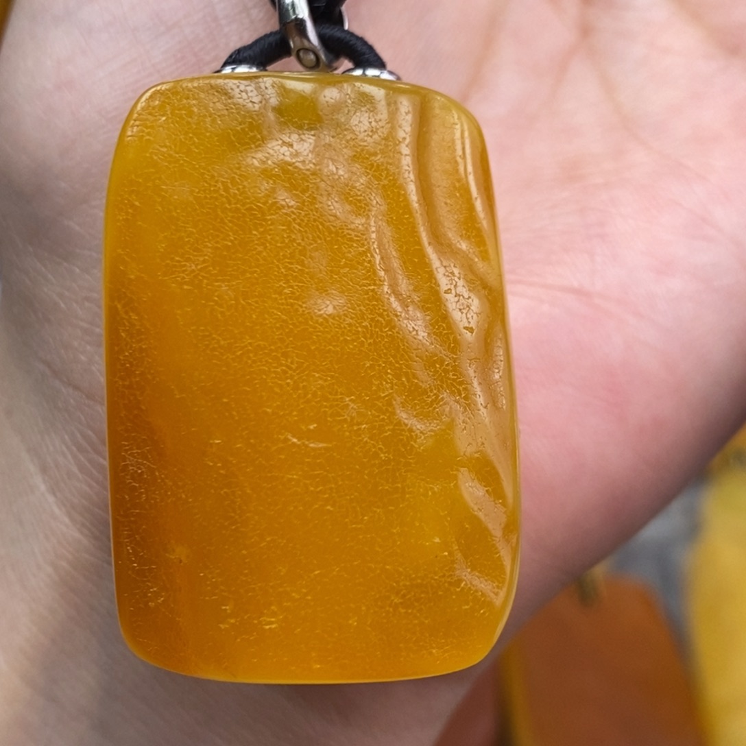 琥珀吊坠(赠链)未镶嵌