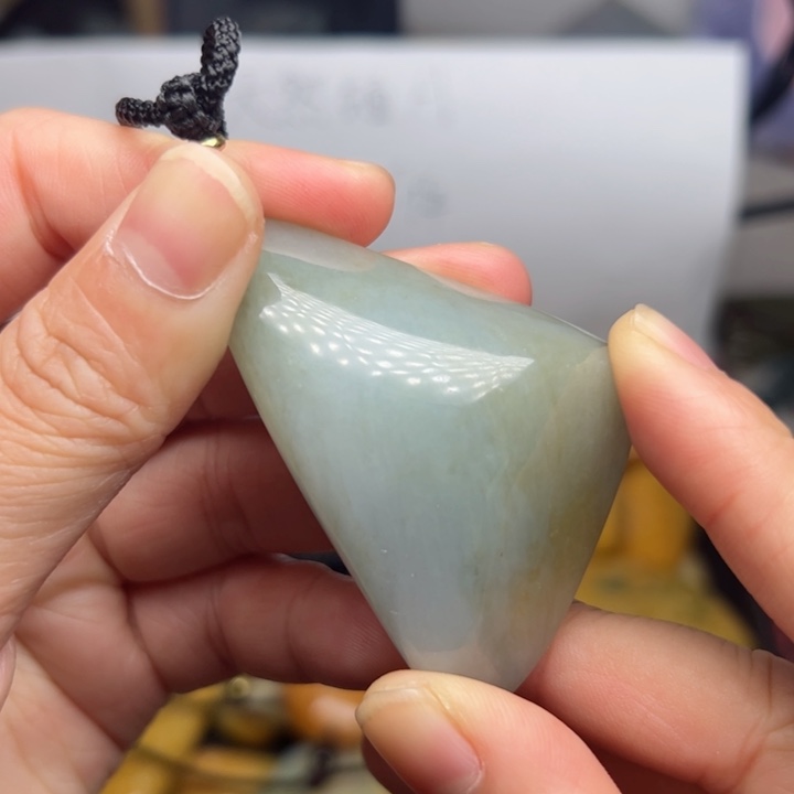 翡翠颈饰未镶嵌毛料