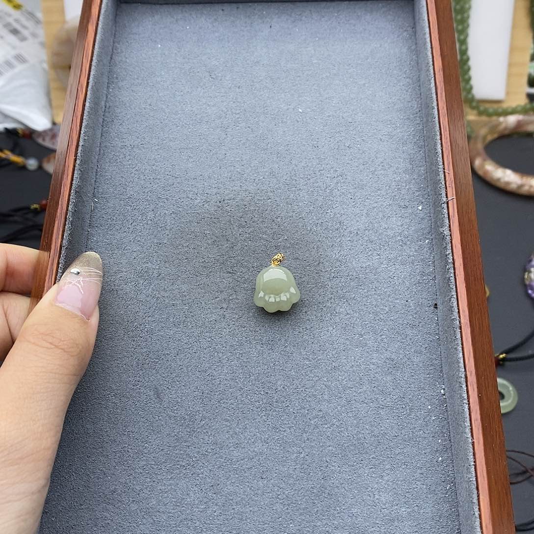 和田玉吊坠(不含链)18K金镶嵌