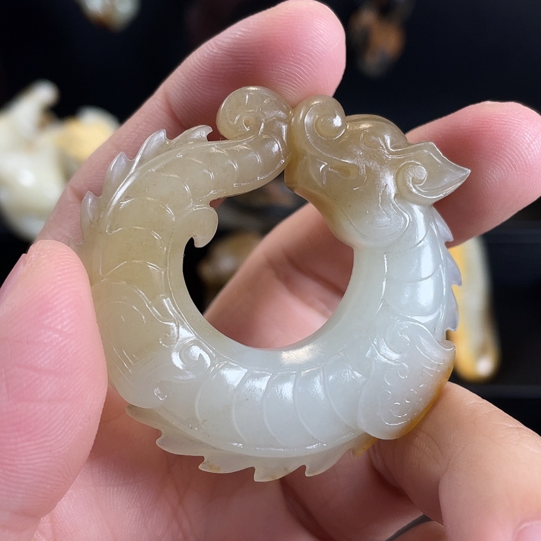 乐***帝和田玉未镶嵌颈饰