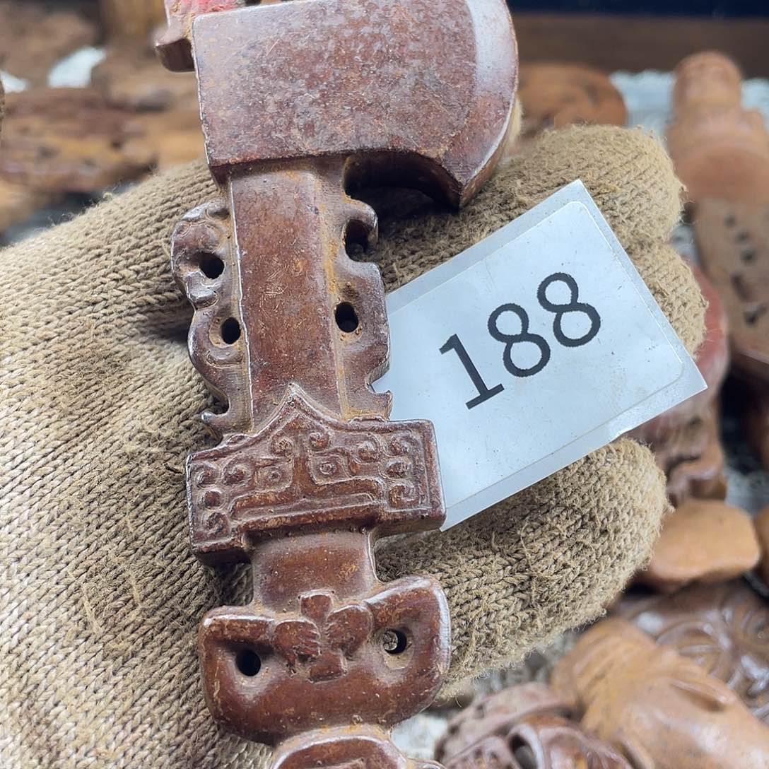 和田玉（糖玉）未镶嵌挂件