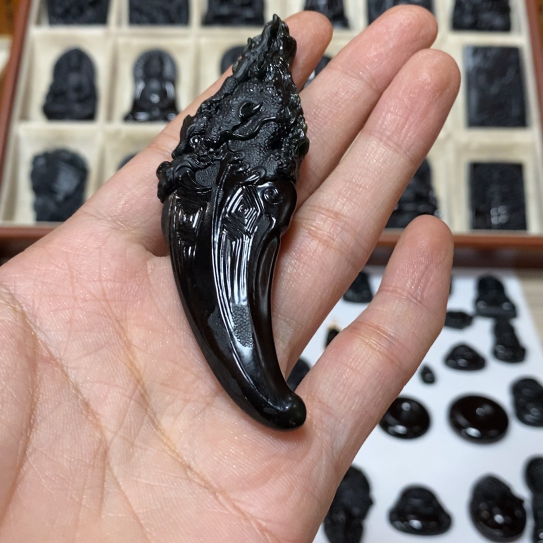 f***哥翡翠未镶嵌吊坠(赠链)