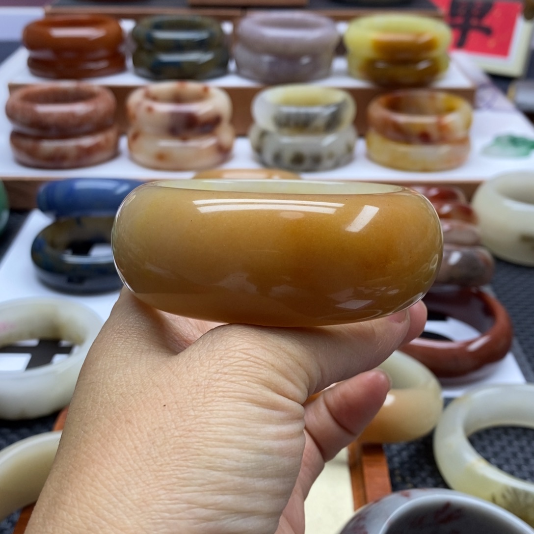石英质玉手镯未镶嵌萍*