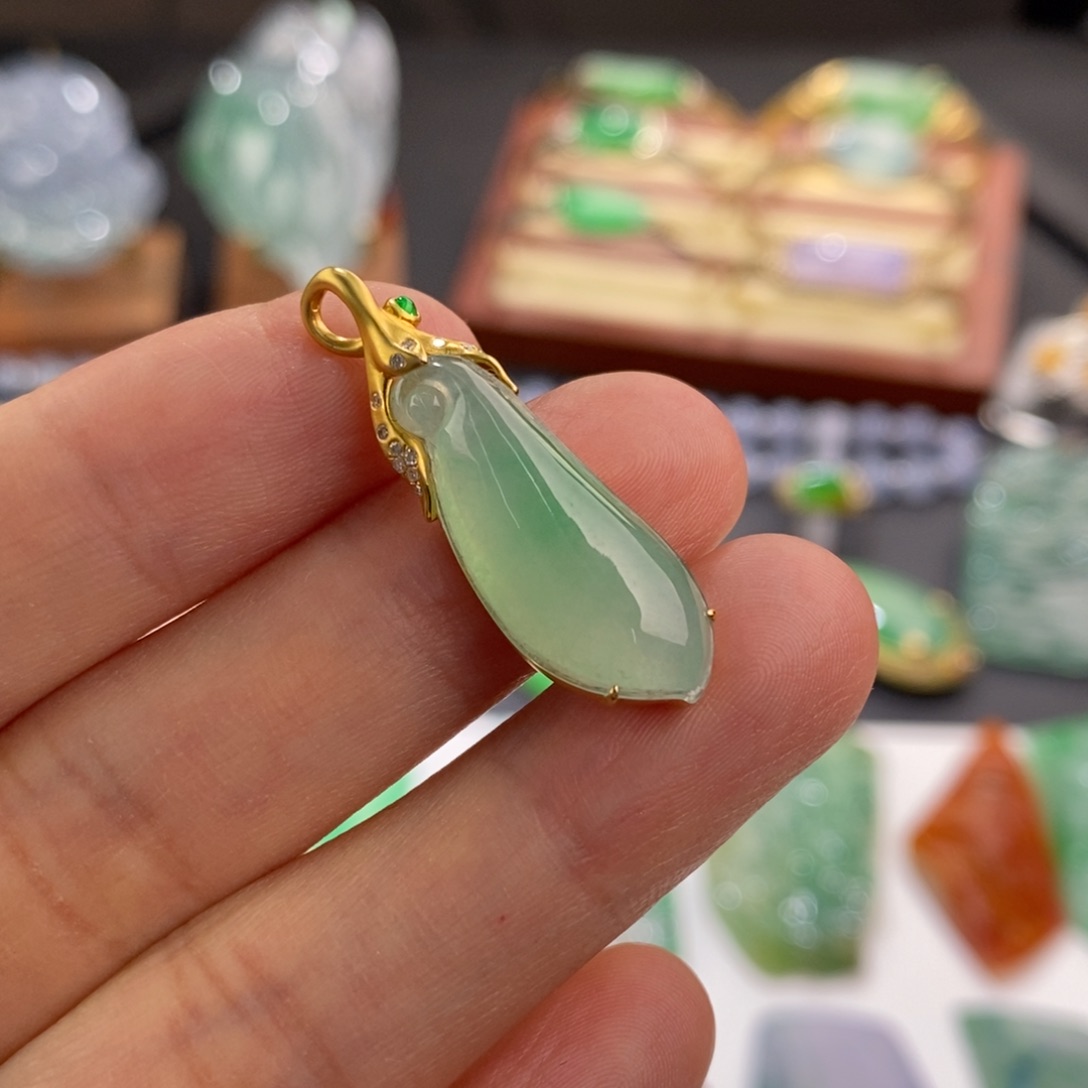 翡翠18K金镶嵌颈饰福气满满