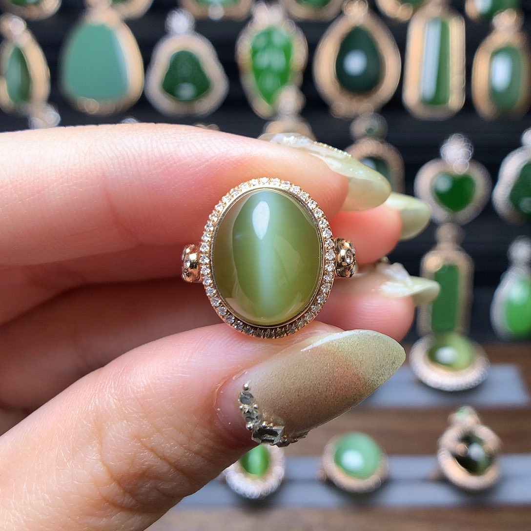 和田玉首饰18K金镶嵌