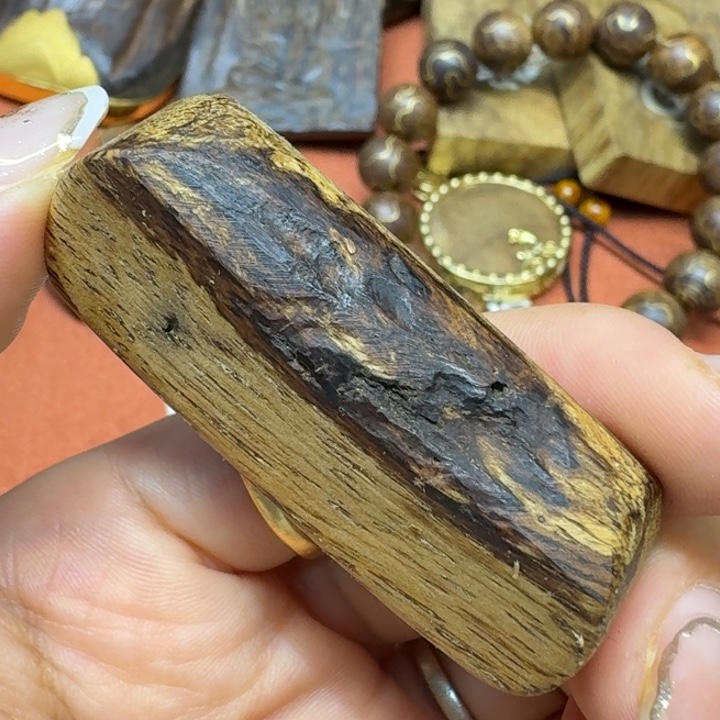 大叶紫檀（黑酸枝木类）