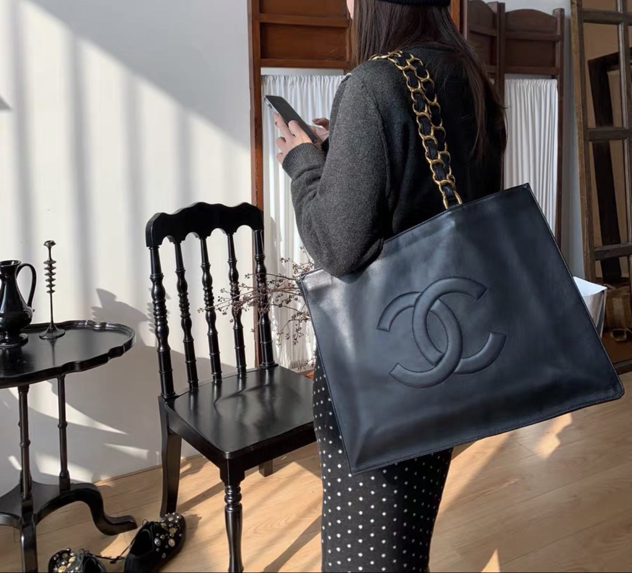 95新 Chanel/香奈儿 御古屋/21139/浮雕黑金托特 24开有标有卡