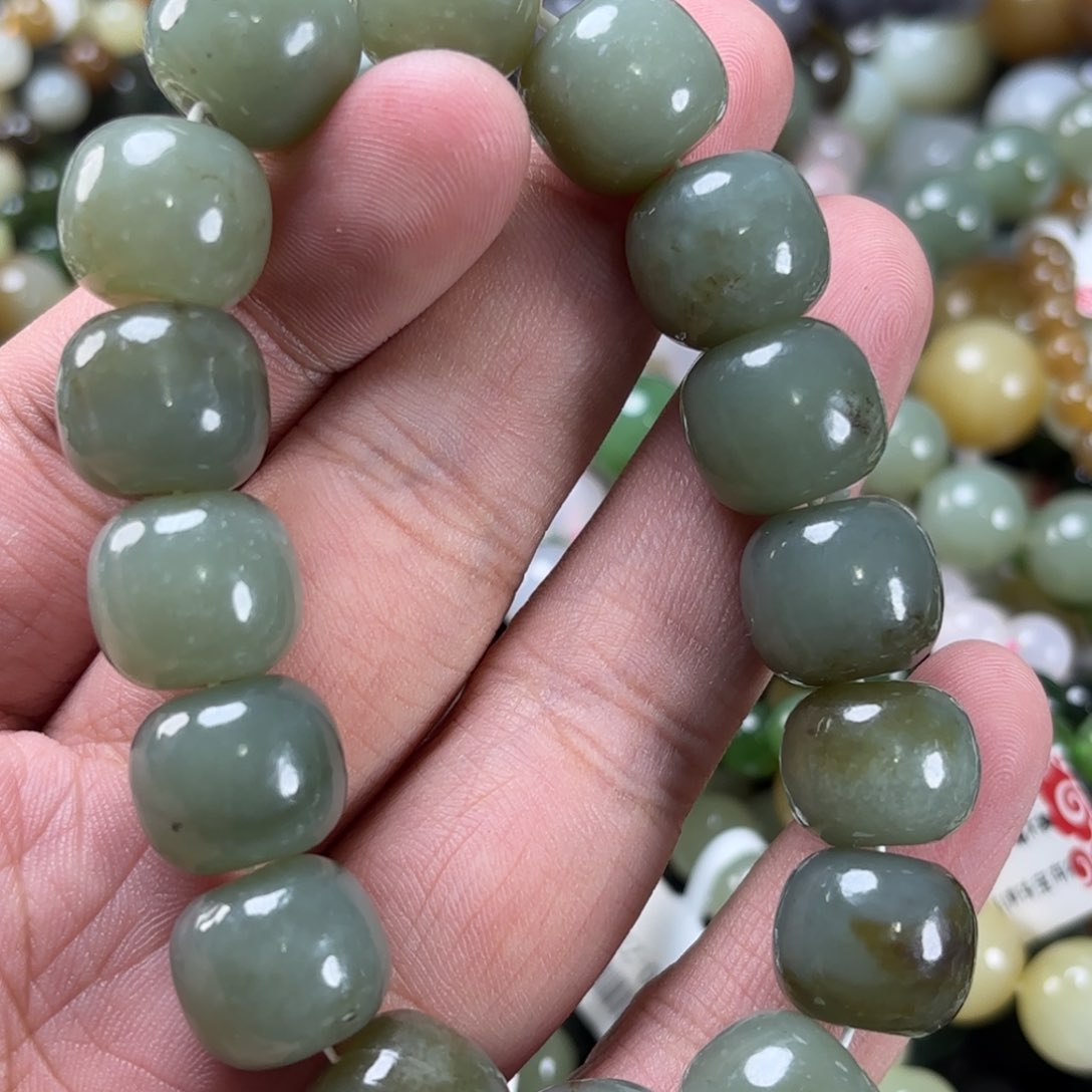 未镶嵌和田玉手链W189