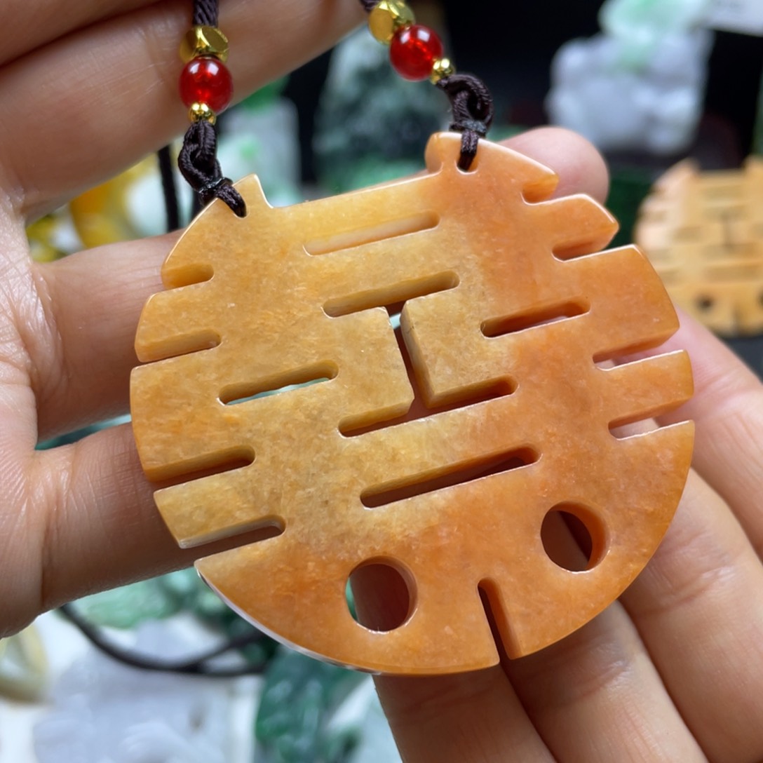 翡翠颈饰未镶嵌牌子
