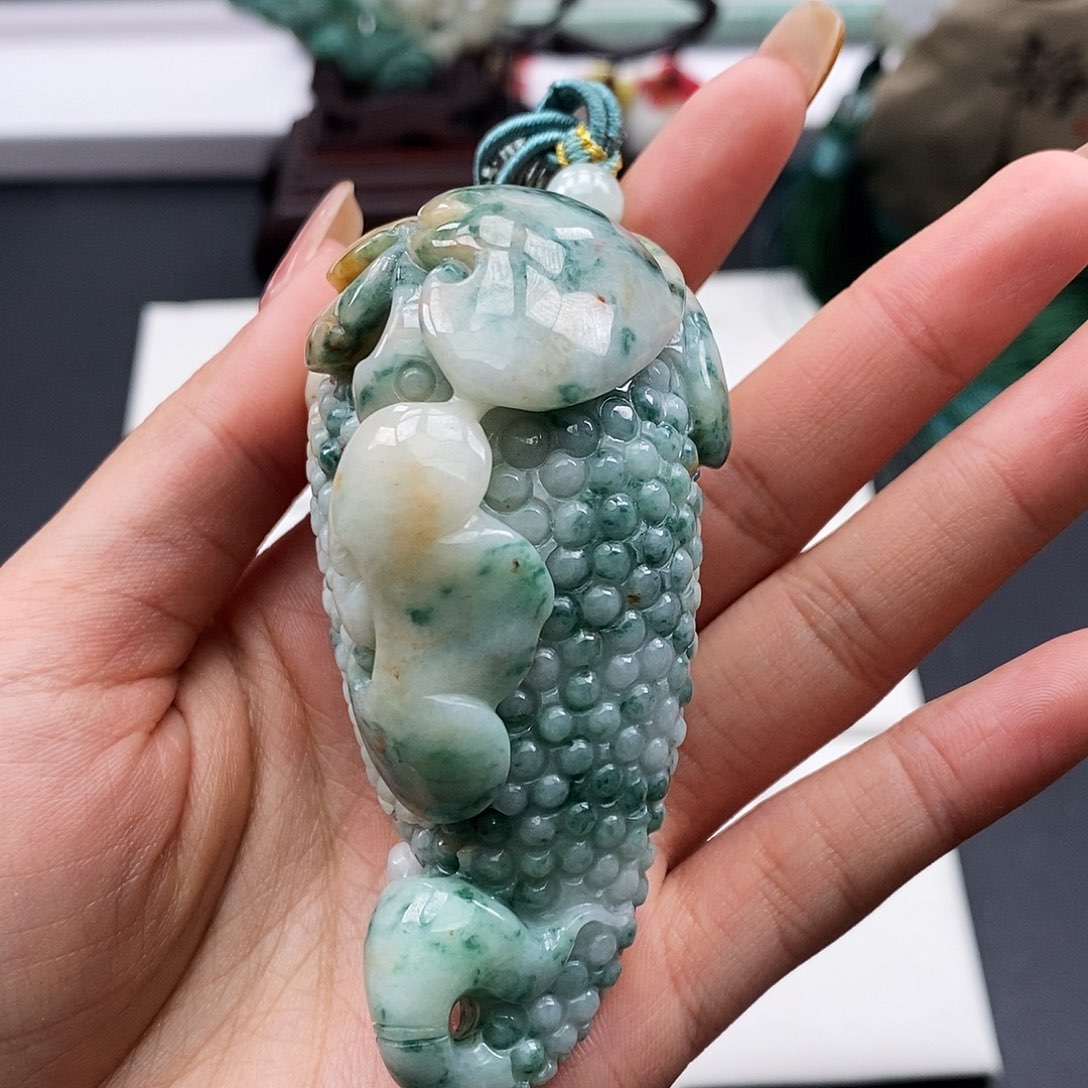 翡翠颈饰未镶嵌隆****下翡翠