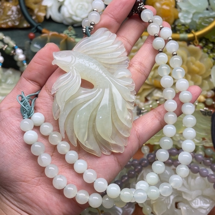 蛇纹石玉吊坠合金