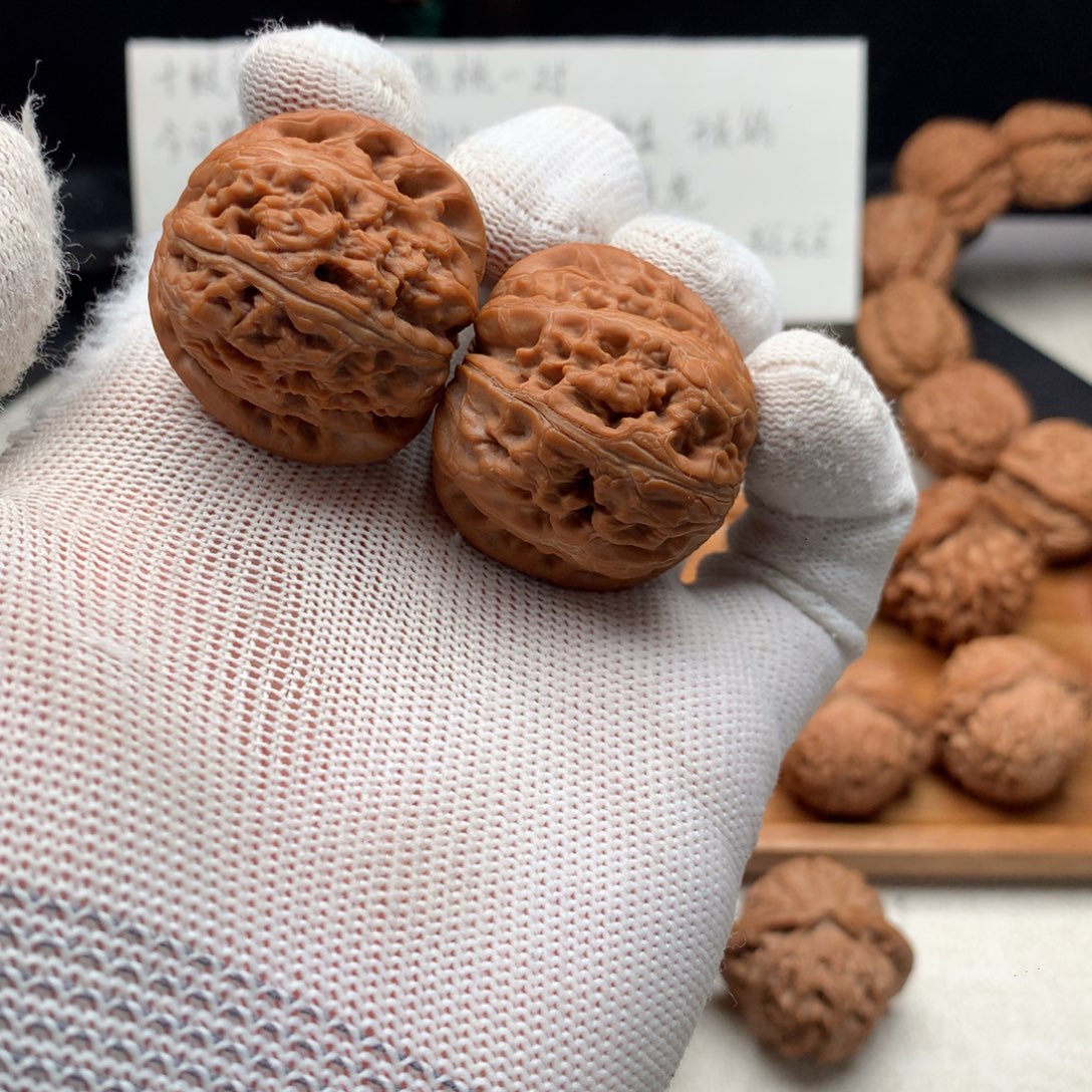 椿***湫文玩核桃吊坠41元宝