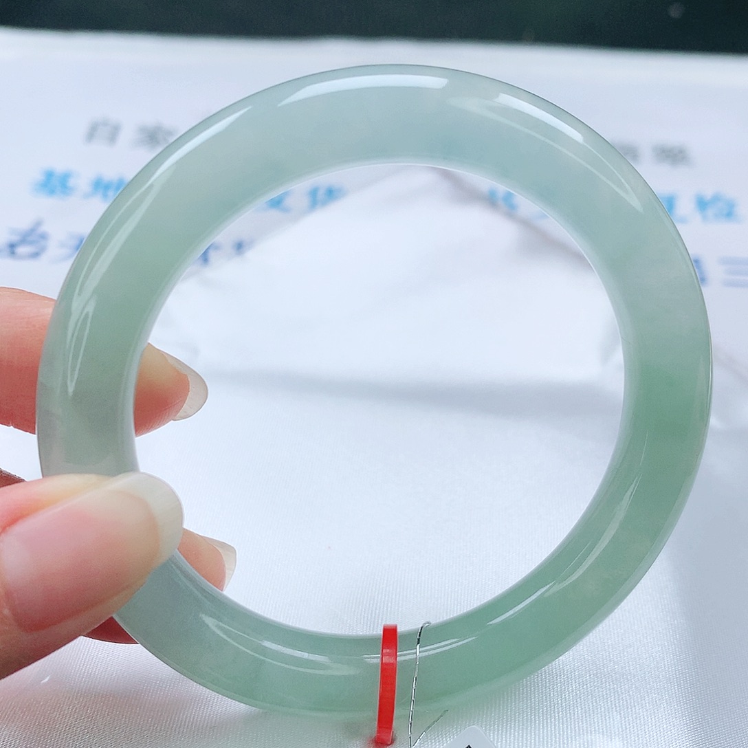 翡翠手镯（圆镯）未镶嵌56圆