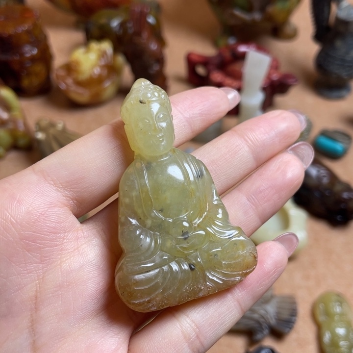 蛇纹石玉未镶嵌颈饰